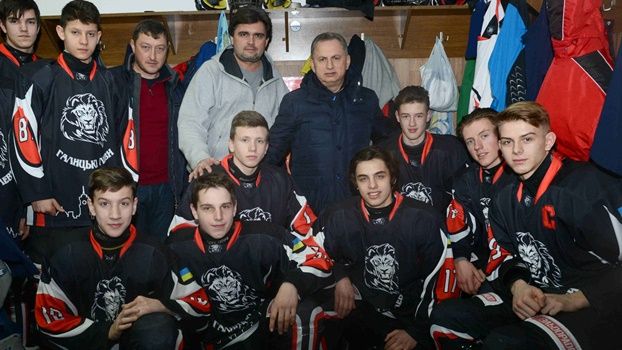 ХК Донбасс оказал поддержку молодежной команде Галицкие львы